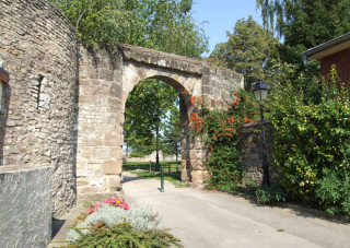 e657e6ee0644bc714de15e48eb76157e-947001316-20-1000x710-148457